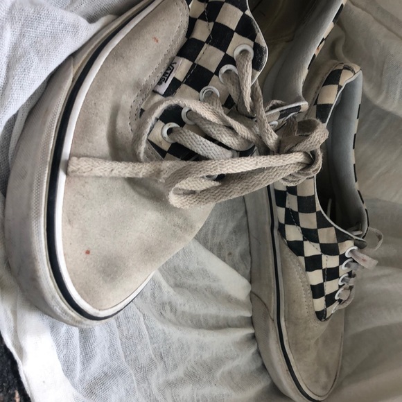 Checker vans - Picture 5 of 6
